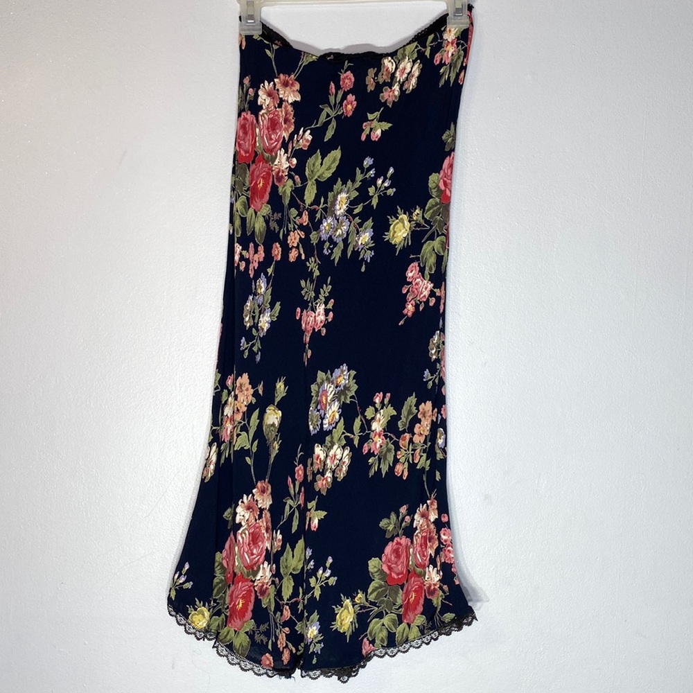 FCC slip skirt